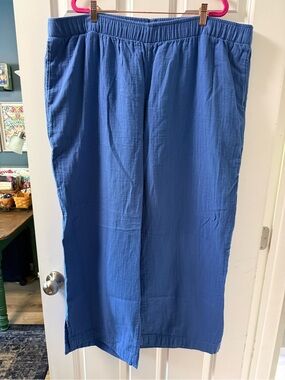 Old Navy High-Rise Wide Leg Pants in Navy Blue